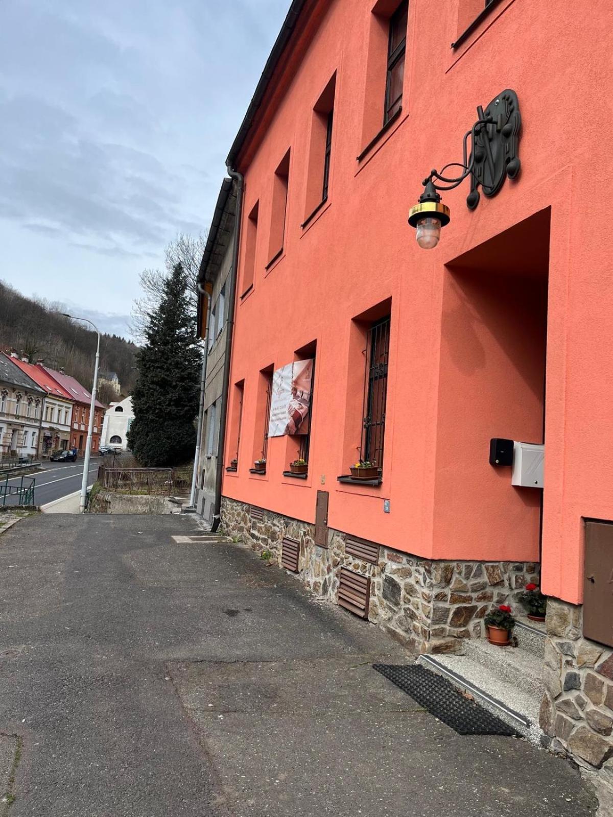 Penzion Jachymov Pod Lanovkou Eksteriør billede